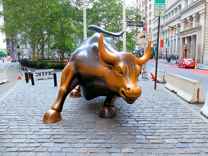 Things to do and see in Lower Manhattan and the Financial District - Bull