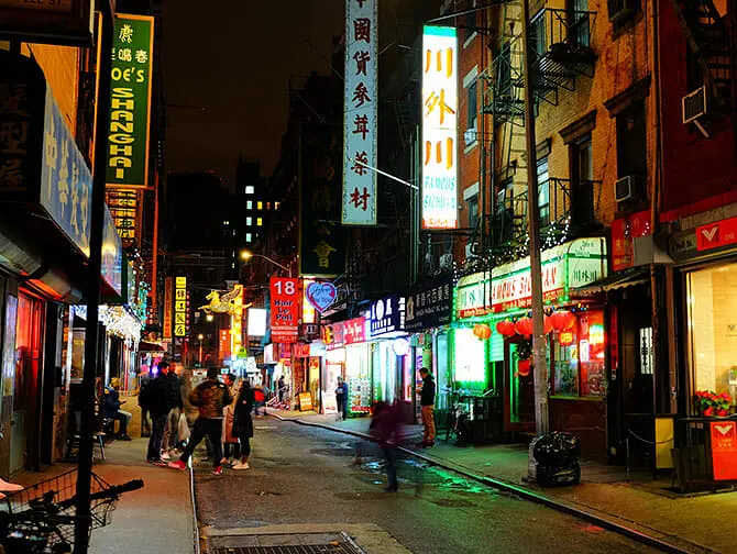 Things to do and see in Chinatown New York - Buildings