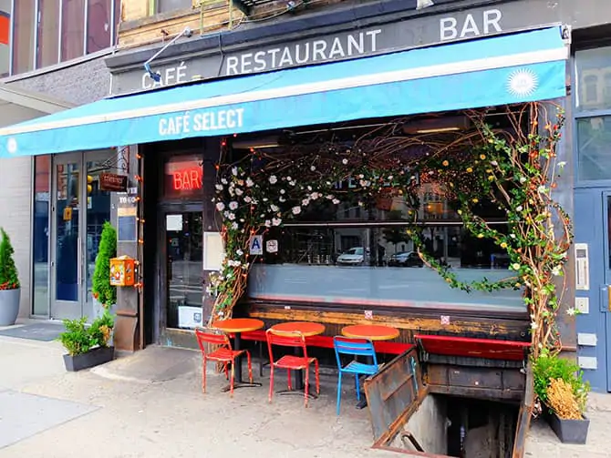 Things to do and see in SoHo New York - Cafe Select