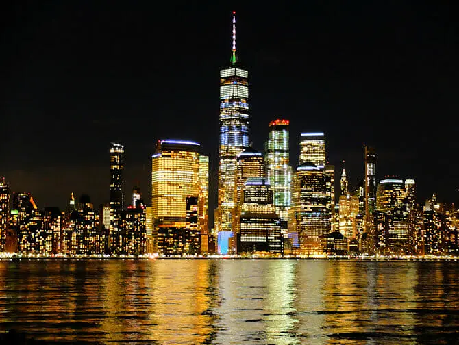 Bateaux Dinner Cruise in NYC - Skyline