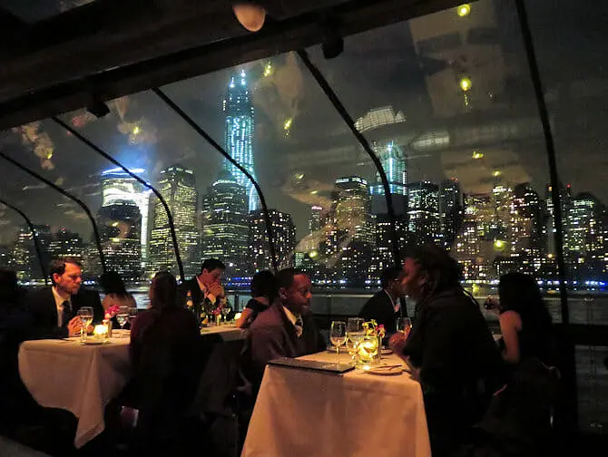 Bateuax Dinner Cruise in New York - views