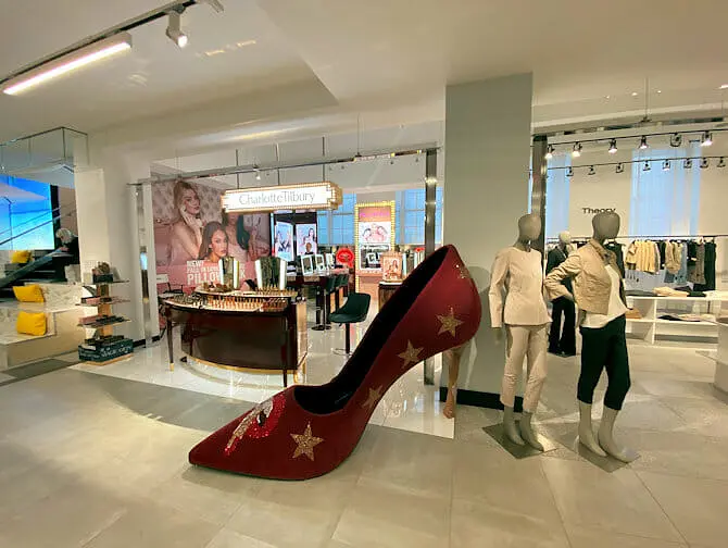 Bloomingdale's in New York - Interior