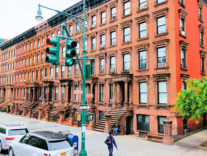 Things to do and see in Harlem New York - Brownstones