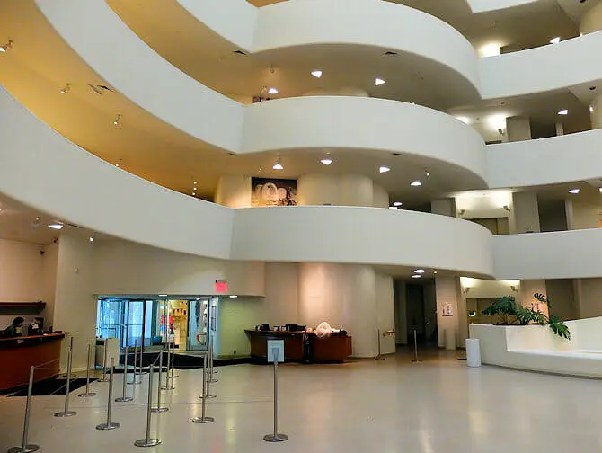 Guggenheim Museum in New York - Entrance