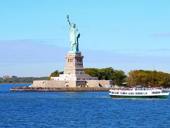 Staten Island Ferry - Statue of Liberty