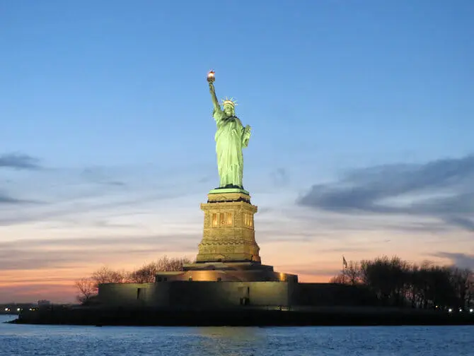 Twilight Boat Cruise - Statue of Liberty by sunset 