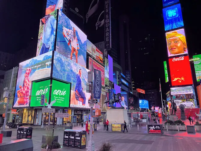 Things to do and see in Times Square - At Night