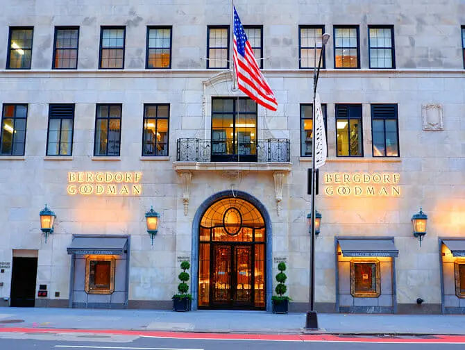 Shopping on Fifth Avenue - Bergdorf Goodman in New York