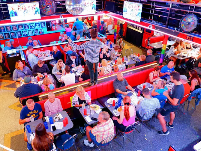 Breakfast in New York - Ellens Stardust Inside