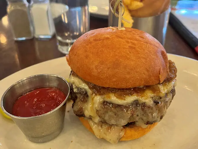 Best Burgers in New York - 5 Napkin Burger burger