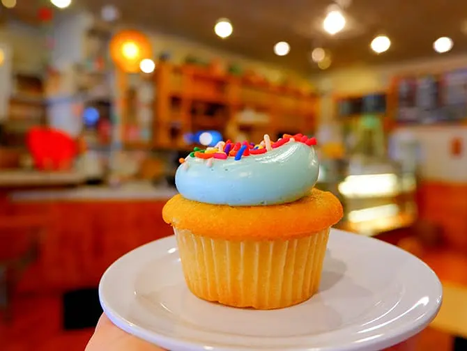 Best Cupcakes in New York - Molly's Cupcakes Cake