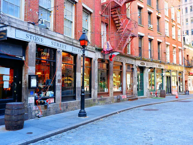 Things to do and see in Lower Manhattan and the Financial District - Stone Street