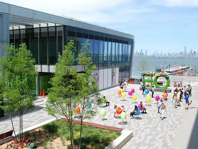 Outlets in New York - Empire Outlets