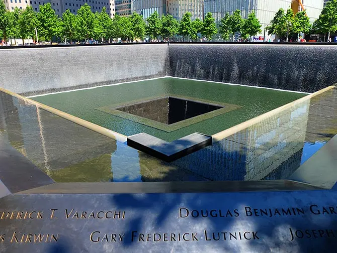 9/11 Memorial and Financial District Tour in New York - 9/11 Memorial