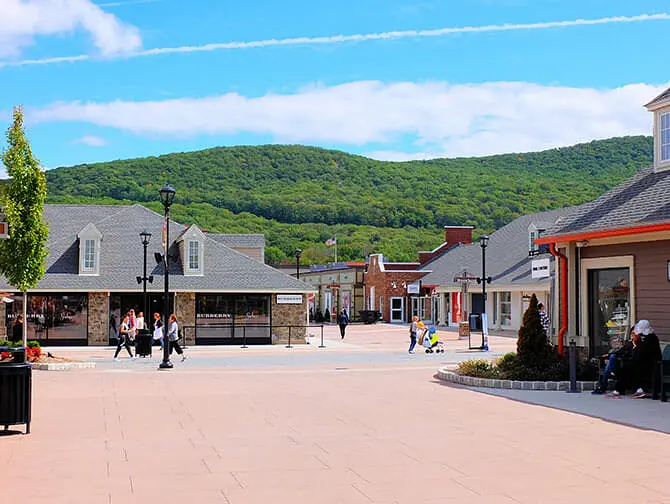 Woodbury Common Premium Outlet Center in New York - Square