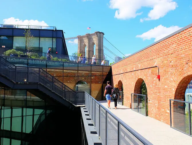 Brooklyn Bridge Park in New York - Empire Stores Roof