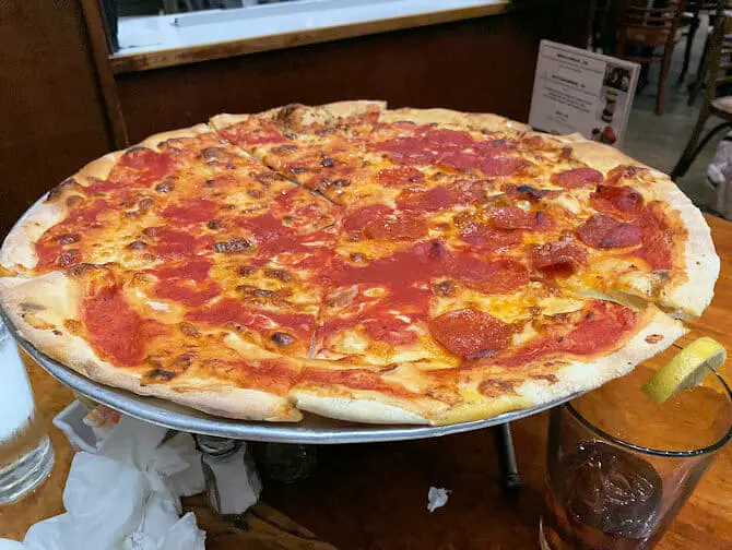 Where to eat with children in New York - Pizza at Johns