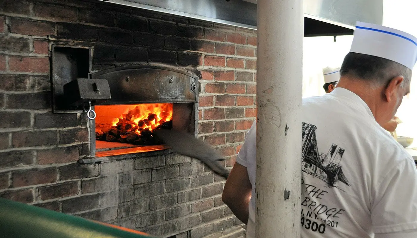 Pizza Tour in Brooklyn and Coney Island - Oven