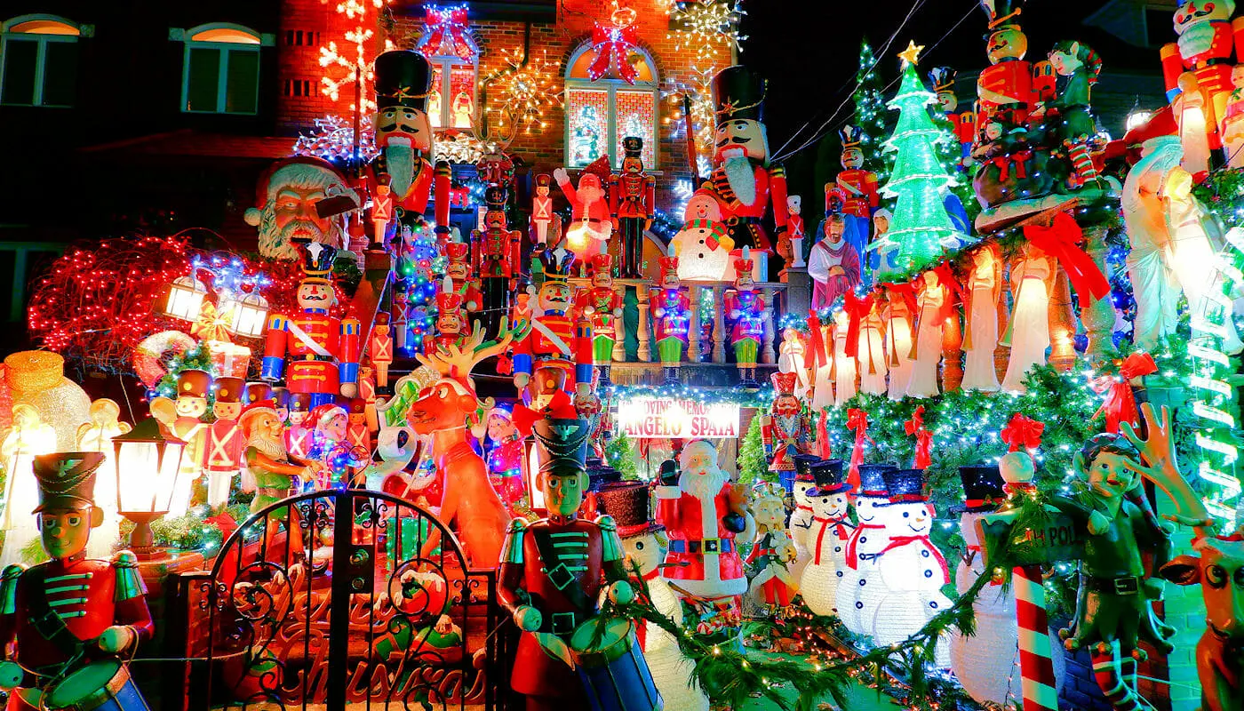 Dyker Heights Christmas Lights - Decorations