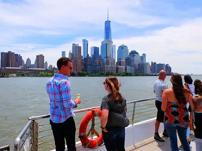 Bateaux Lunch Cruise in New York - The View