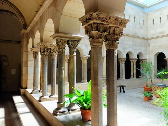 The Met Cloisters in New York - Architecture