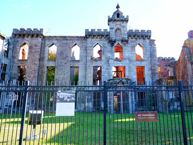 Things to do and see on Roosevelt Island - Smallpox Hospital