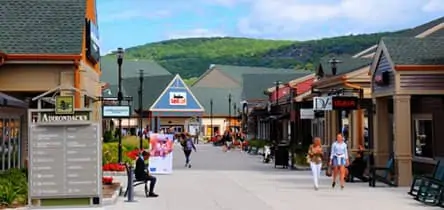 Shopping Day in Woodbury