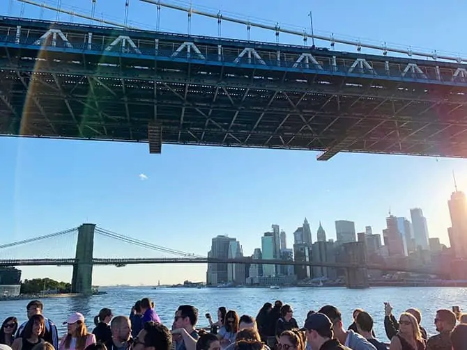 Happy Hour Cruise in New York - Cruising the East River