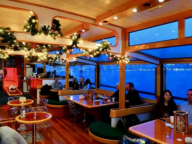 Christmas Spirit Cruise in New York - The Boat