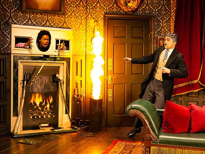 The Play That Goes Wrong in New York Tickets - Fire
