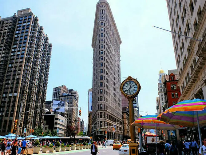 Flatiron Building in New York - Clock at the Flatiron Building