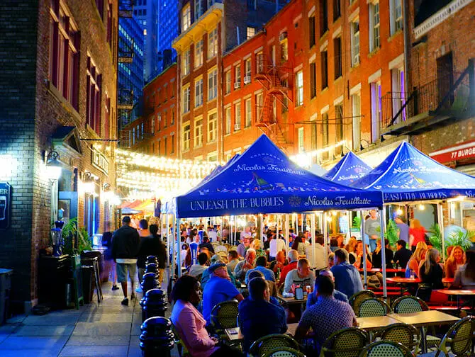 Stone Street Restaurants in New York - Winter