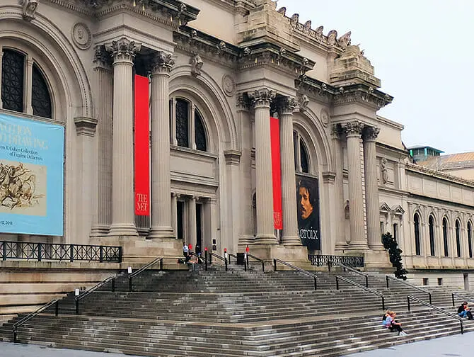 Filming Locations in New York - Gossip Girl - The Met Steps