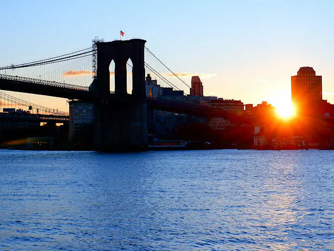 Things to do and see in South Street Seaport - Brooklyn Bridge