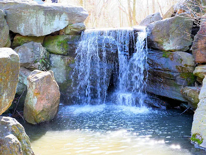 Central Park in New York - Waterfall
