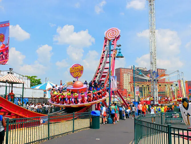 Luna Park in Coney Island Tickets - Amusement Park Ride