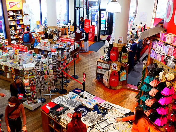 The Strand Bookstore in New York - Inside