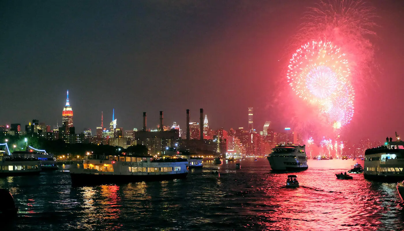 4th of July Cruises in New York - Fireworks