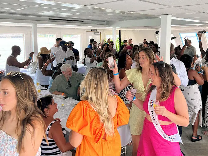 Brunch Cruise in New York - Atmosphere