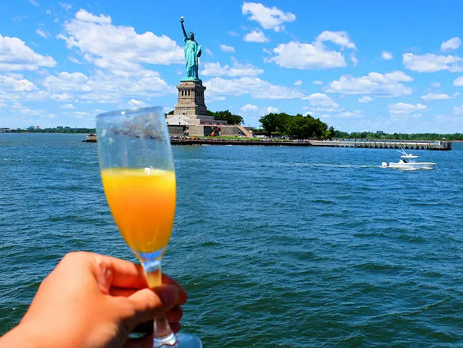 Brunch Cruise in New York - Statue of Liberty