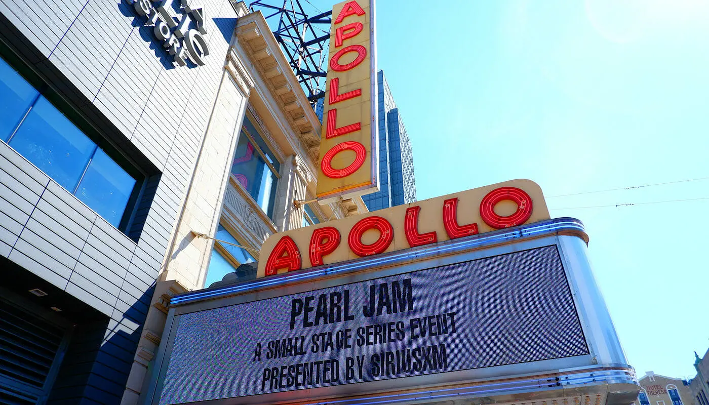 Things to do and see in Harlem New York - Apollo Theater
