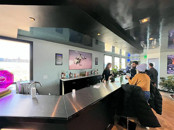 Helicopter Transfer between JFK or Newark Airport and Manhattan - Lounge