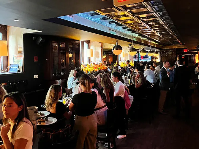 Theme Restaurants in New York - Trinity Place inside
