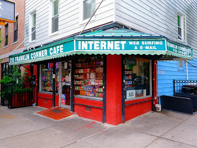 Things to do and see in Greenpoint - Local shops