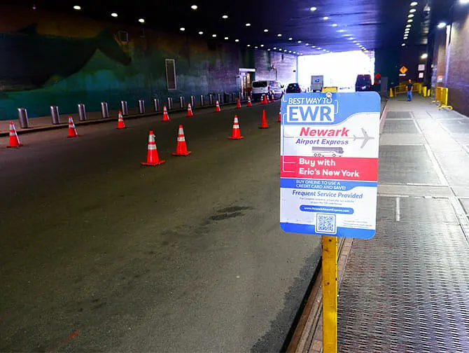Manhattan to Newark Airport transfer - Large Shuttle Bus