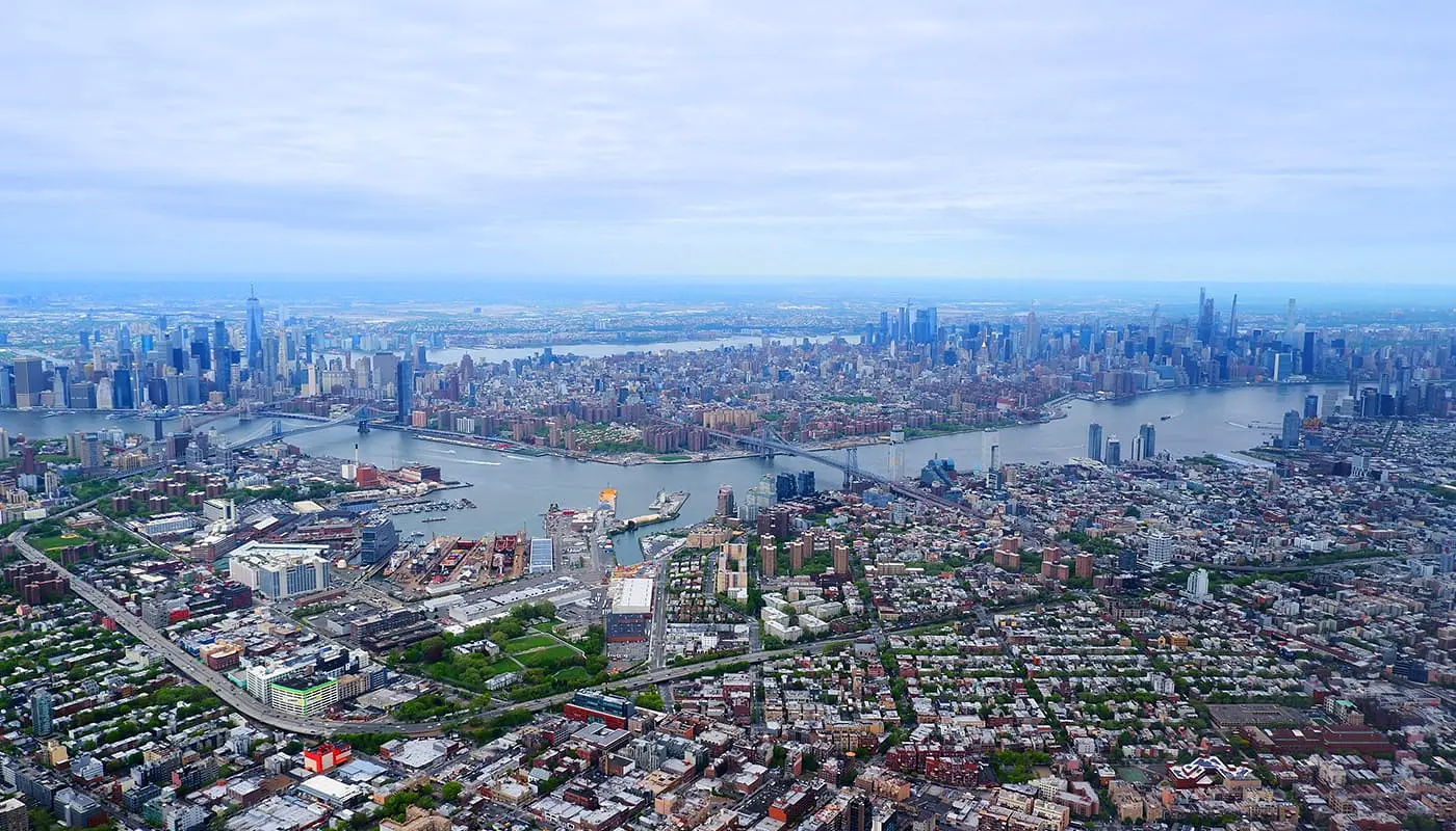 New York Airports - Landing at LaGuardia Airport