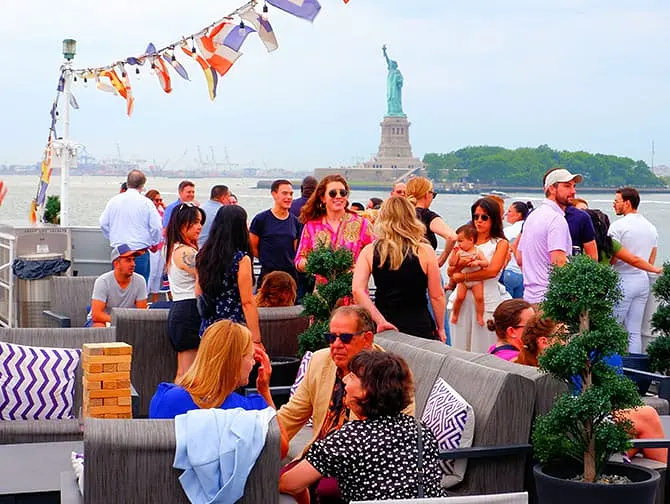 New York Dinner Cruise with Buffet - Outside