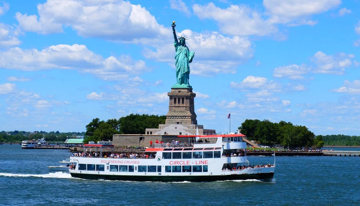 What to do in New York: the best attractions - Boat Trip