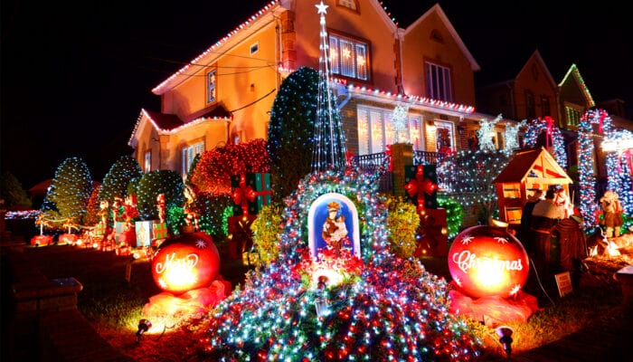 Christmas Time in New York - Dyker Heights Light Tour