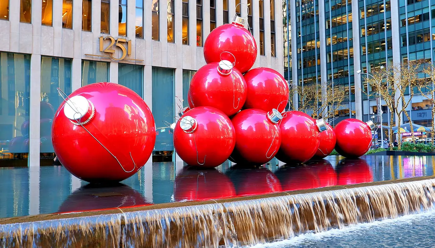 Christmas Itinerary for New York -Decorations on 6th Avenue